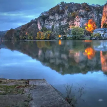 La Vdk : Chambres Vue Sur Meuse Guest house