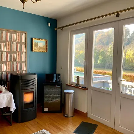 La Vdk : Chambres Vue Sur Meuse Guest house Lustin
